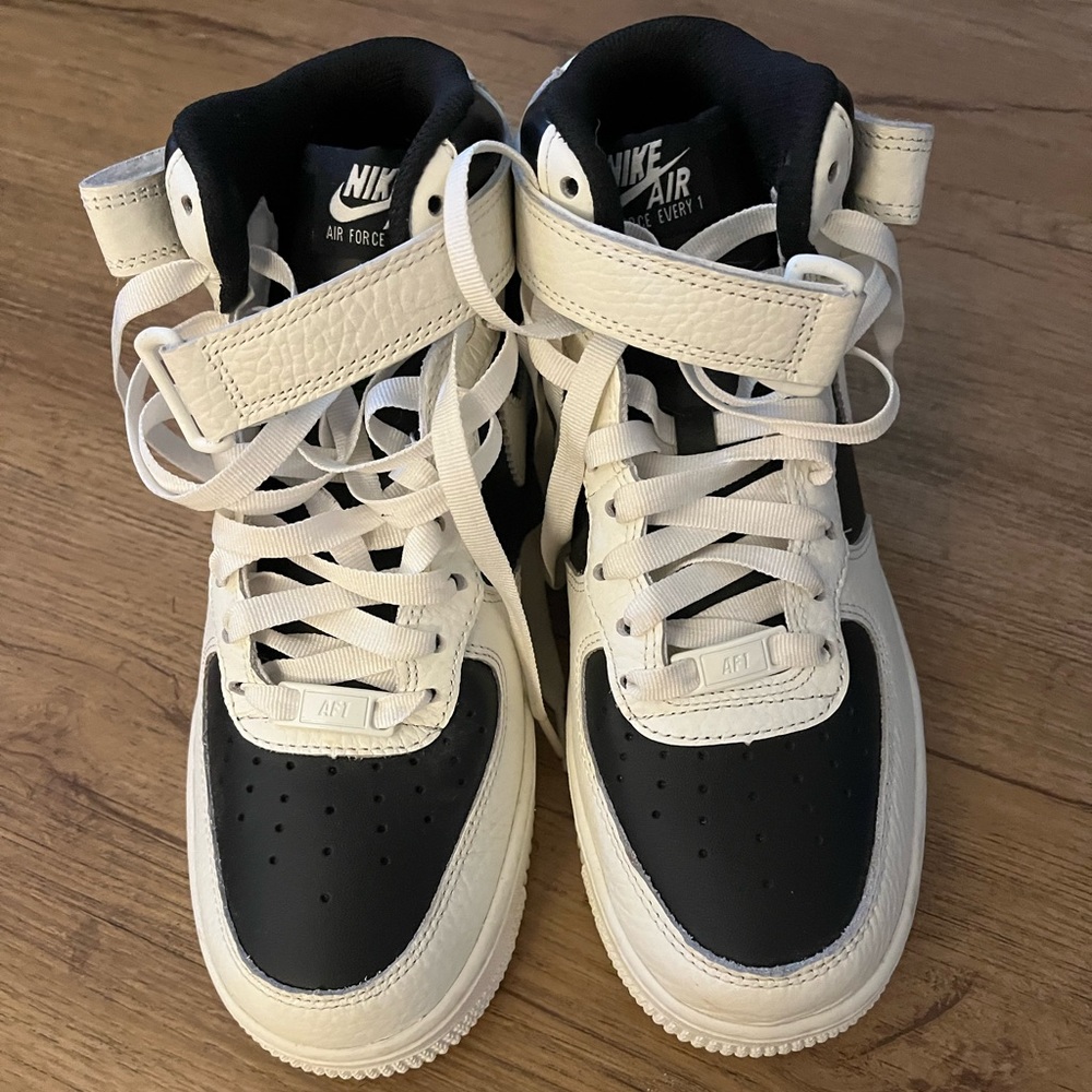 Nike Air Force 1 Mid ‘07 Size 8